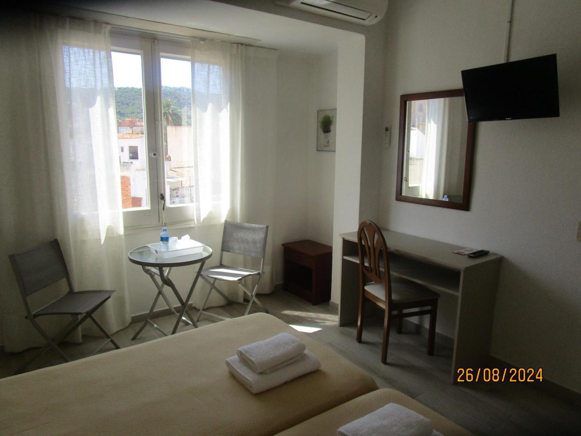 Hotel Apartaments Gesoria Porta Ferrada Sant Feliu de Guíxols Exteriör bild